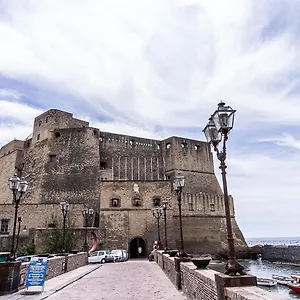 le-4-stagioni-dante-h-napoli-centro.hotels-amalfi.com/